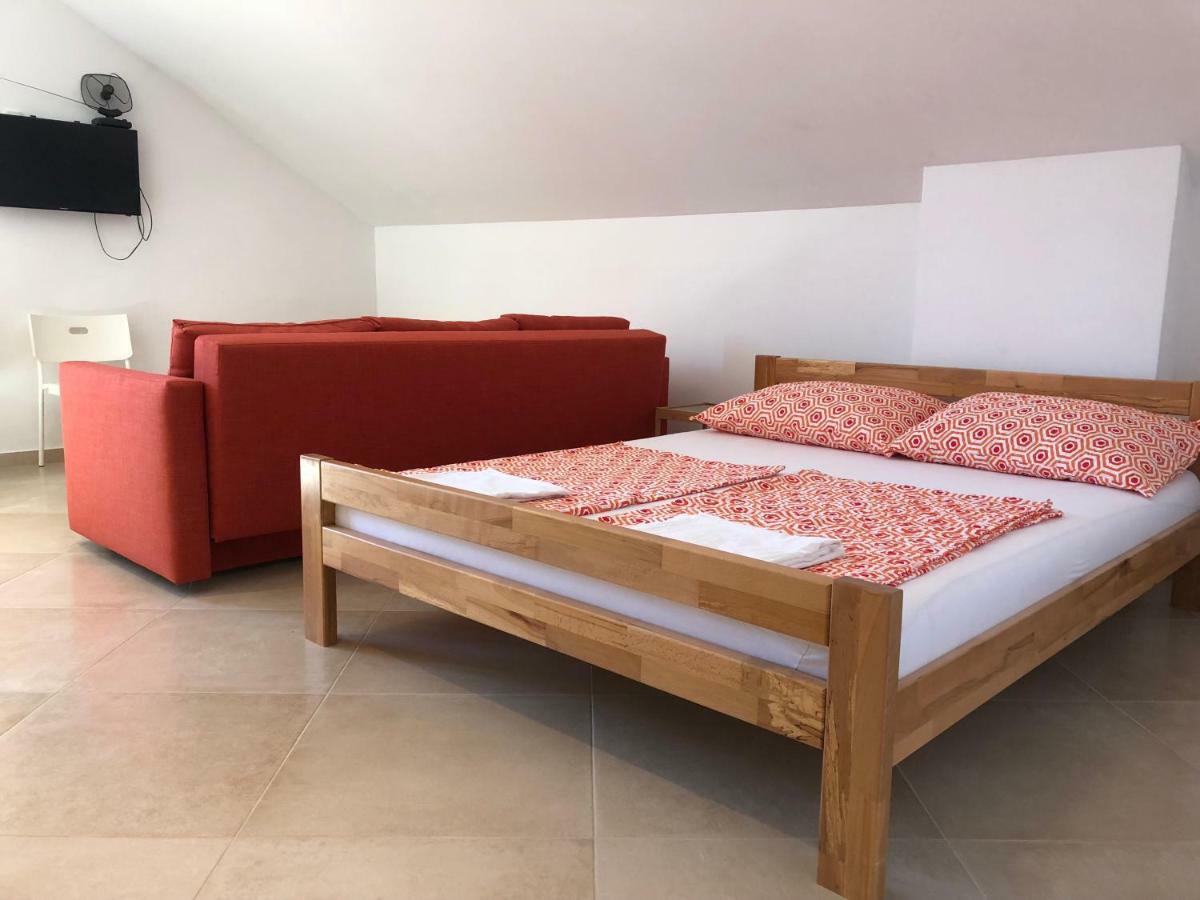 Buga Apartment In Center Of مالي لوشينغْ المظهر الخارجي الصورة