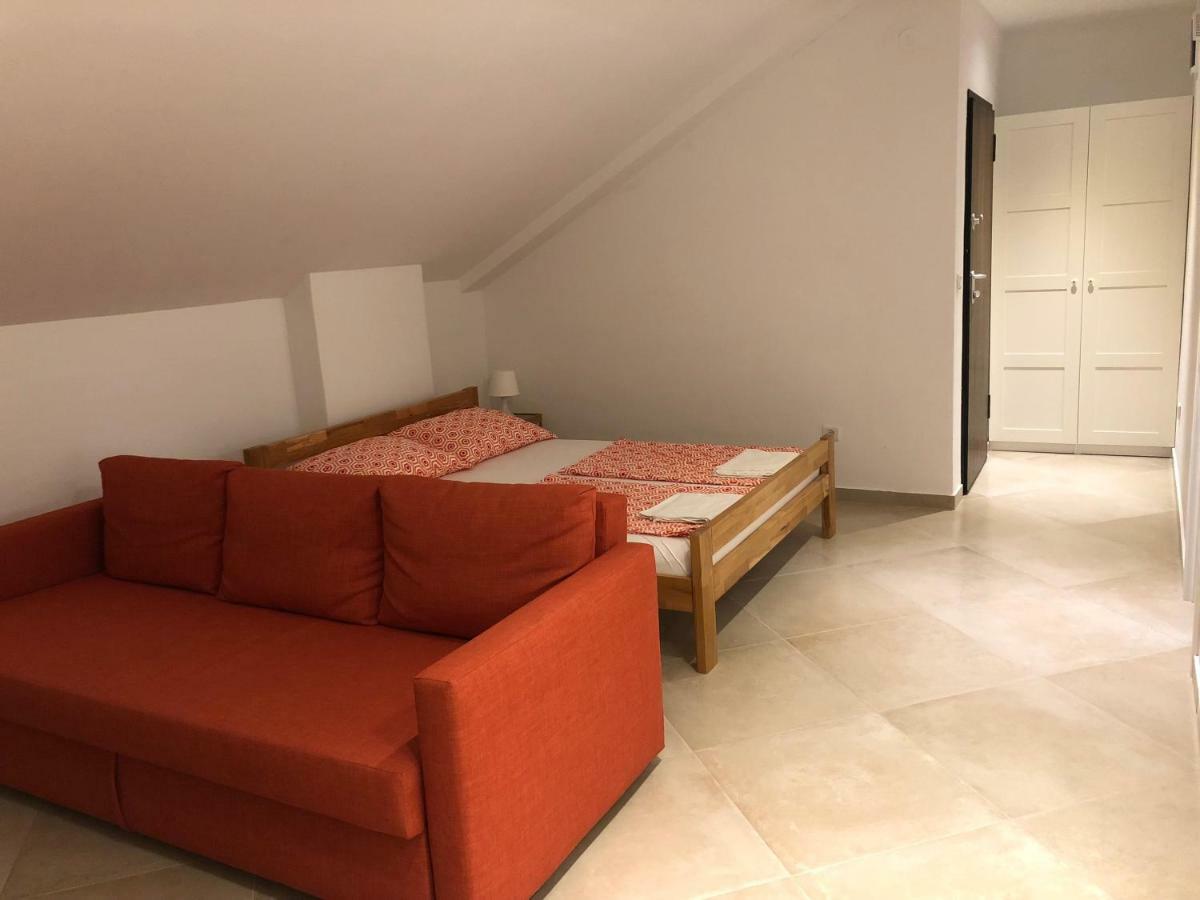 Buga Apartment In Center Of مالي لوشينغْ المظهر الخارجي الصورة