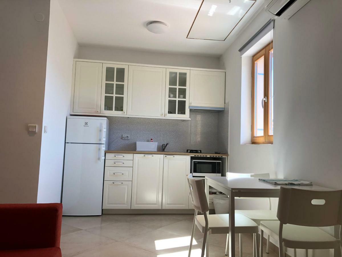 Buga Apartment In Center Of مالي لوشينغْ المظهر الخارجي الصورة