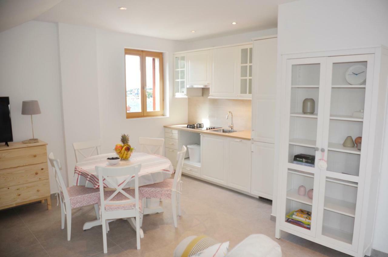 Buga Apartment In Center Of مالي لوشينغْ المظهر الخارجي الصورة