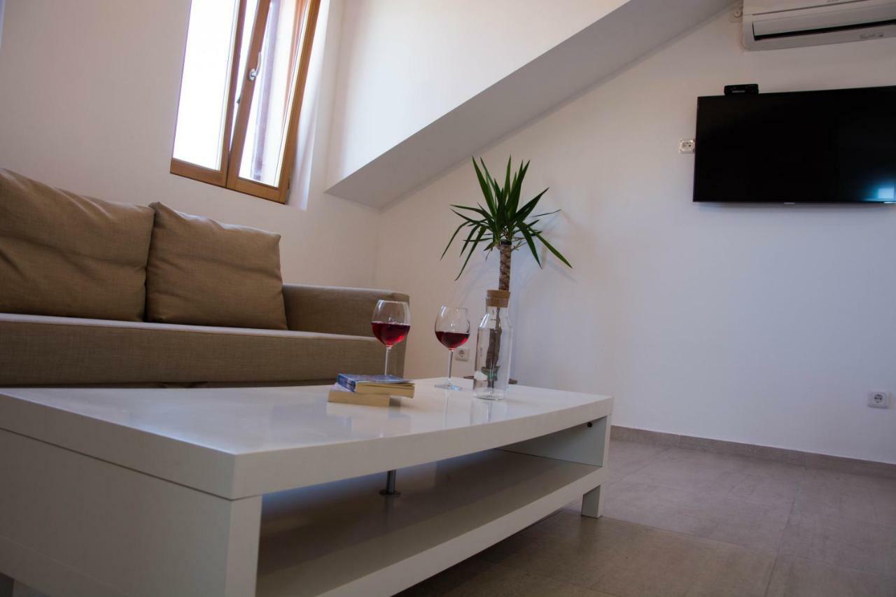 Buga Apartment In Center Of مالي لوشينغْ المظهر الخارجي الصورة