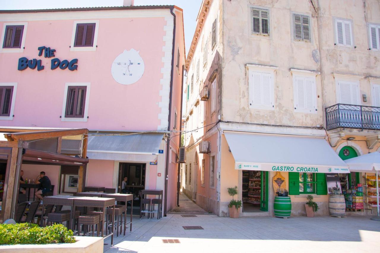 Buga Apartment In Center Of مالي لوشينغْ المظهر الخارجي الصورة